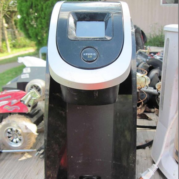 Black Keurig 2.0 Coffee Maker Missing Reservoir